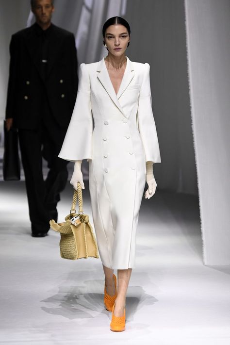 Fendi Fashion, Live Fashion, Fashion Weeks, Looks Chic, Looks Style, Large Fashion, Blazer Dress, Fashion Week Spring, Milan Fashion Week