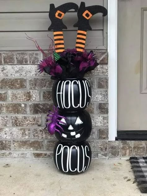 Yard Ideas For Halloween, Diy Outdoor Halloween Decorations, Scary Halloween Decorations Diy, Hocus Pocus Party, Halloween Diy Outdoor, Halloween Outside, Image Halloween, Hallowen Ideas, Halloween Decorations Diy