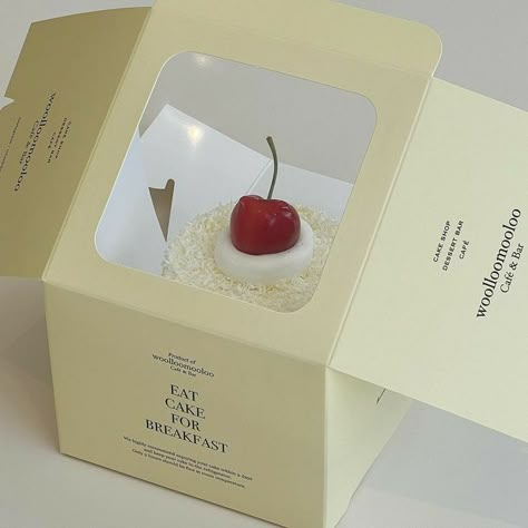 Toko Aesthetic, Cupcake Branding, Bakery Branding Design, Aesthetic Cafes, Cake Boxes Packaging, Bakery Packaging Design, Birthday Cake Design, Takeaway Packaging, Mini Pastries