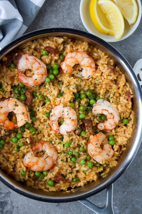 Shrimp Paella Recipe, Shrimp Paella, Traditional Spanish Dishes, Lunchtime Meals, Paella Recipe, Dinner Party Recipes, Quick And Easy Dinner, Gluten Free Dinner, Entertaining Recipes