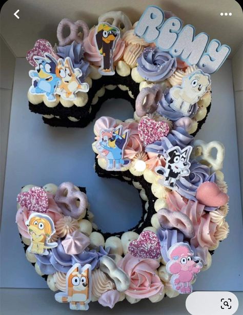 Number 2 With Cupcakes, Bluey 3rd Birthday Party For Girls Ideas, Bluey Ice Cream Party, Bluey 4th Birthday Party Ideas Girl, Bluey Cookie Cake, Bluey Cupcake Cake, Bluey Girls Birthday Party, Bluey Birthday Party Ideas Pink, Fourth Birthday Cake