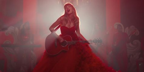 Taylor Swift Red Album, Loving Him Was Red, Red Wedding Dress, Chris Stapleton, Estilo Taylor Swift, Taylor Swift Music, All About Taylor Swift, K Wallpaper, Taylor Swift Red