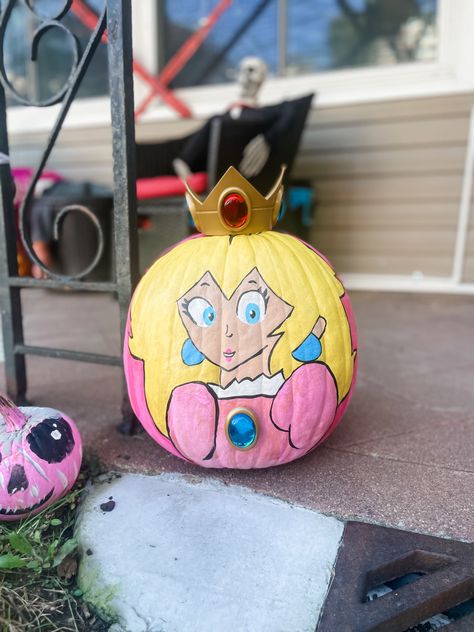 Princess Peach Pumpkin Painting, Disney Princess Pumpkin Painting, Super Mario Pumpkin Painting, Princess Peach Pumpkin, Mario Pumpkin, Princess Pumpkin, Creative Pumpkin Painting, Peach Paint, Baby Proof