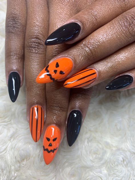 Jackolantern Nails, Jack O Lantern Nails, Holidays Nails, Halloween Nails Design, Vintage Nail Art, Cartoon Nails, Retro Nails, Pumpkin Nails, Vintage Nails