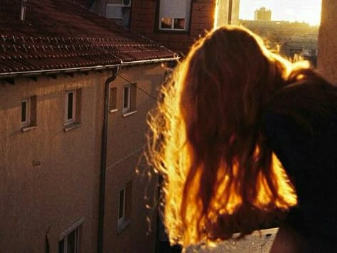 Fotografi Vintage, Lily Evans, Jolie Photo, 인물 사진, Photography Inspo, Golden Hour, Pretty Pictures, Dream Life, Red Hair