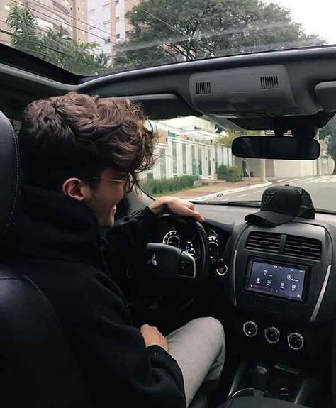 Men Cars Photography, Car Selfies, Car Poses, Mens Photoshoot Poses, Instagram Men, Pose Fotografi, Men Photography, Boy Photography Poses, Boy Poses