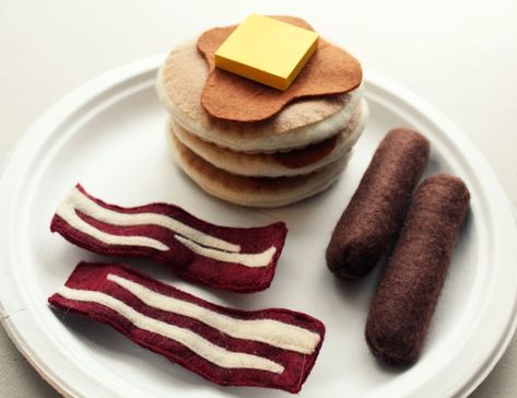 Play Food Diy, Felt Food Pattern, Felt Food Diy, Felt Food Patterns, Pancakes And Bacon, Play Food Set, Felt Play Food, Breakfast Set, Food Patterns