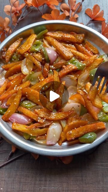 Shivani Sharma 🧿 on Instagram: "Chlo ghar par bnaye sasta chilli potato😍😍

#hunger_effect #hunger_effectrecipe #chillipotato #potatorecipes #potato #streetstylefries #honeychillipotato #streetrecipe #recipeoftheday #snacks #eveningsnacks #snacksrecipe #quickrecipe #trendingreels #reelsinsta #instafoodgram #foodrecipe #chillipotatoes #potatorecipes" Honey Chilli Potato Recipes, Chilli Potato Recipes, Honey Chilli Potato, Chilli Potato, Snacks Ideas, Evening Snacks, December 23, Recipe Of The Day, Potato Recipes