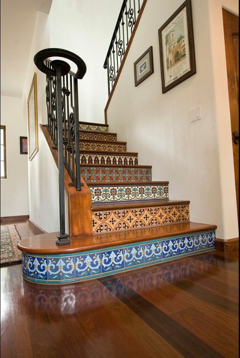 Mexican Tile Stairs, Spanish Style Interiors, Mediterranean Staircase, Tiled Staircase, Painted Staircases, Hacienda Style Homes, Escalier Design, Tile Stairs, Stair Case