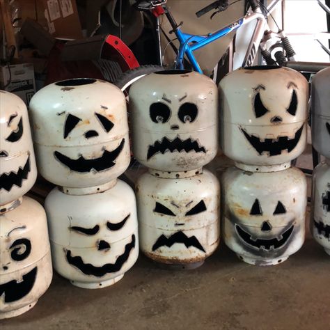 Some more propane tank Pumpkins I made for halloween Propane Tank Jack O Lanterns, Propane Tank Pumpkins, Propane Pumpkins, Propane Tank Art, Welding Idea, Antique Wood Stove, Recycled Cans, Allotment Ideas, Propane Tanks