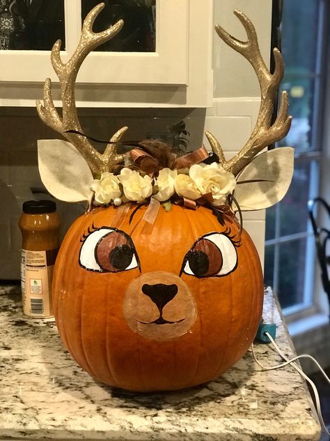 Pumpkins Decorating Ideas No Carve, Animal Pumpkins Painting, Scarecrow Pumpkin Decorating Ideas, Lamb Pumpkin Decorating, Animal Pumpkins Decorating, Animal Themed Painted Pumpkins, Angel Pumpkin Decorating, Pumpkin Painting Ideas Christmas, Painted Pumpkins For Christmas