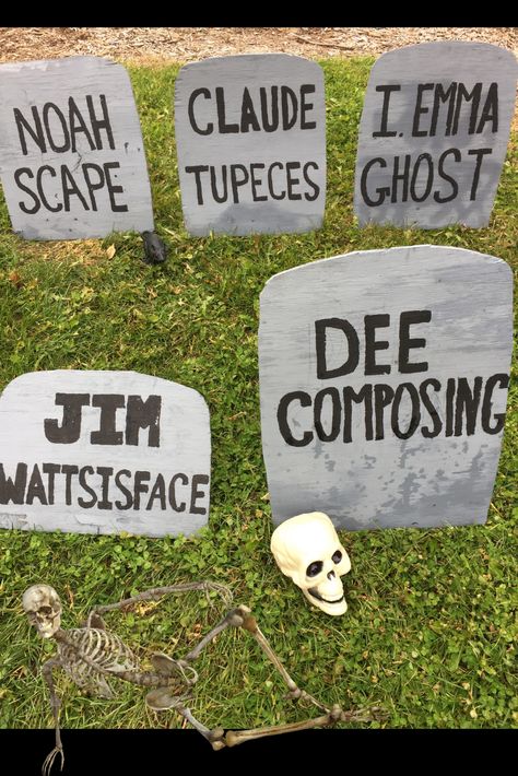 Puny headstone ideas for your Halloween graveyard Headstone Halloween Decorations, Headstone Decorations Diy Halloween Prop, Funny Tombstone Names For Halloween, Diy Gravestone Decorations, Gravestone Halloween Decorations, Gravestone Ideas Halloween, Graveyard Party Ideas, Table Top Art Ideas, Halloween Headstone Ideas