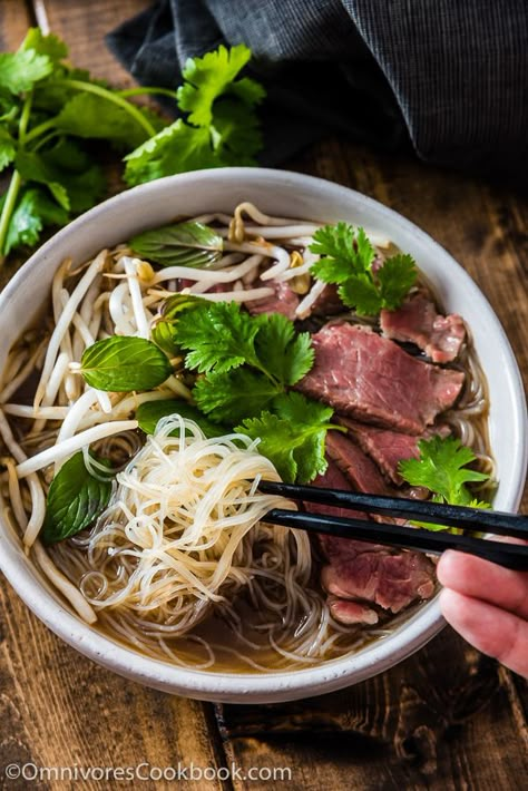 Healthy Pho, Pho Soup Recipe, Pho Noodle Soup, Pho Noodles, Vietnamese Pho, Pho Recipe, Pho Soup, Rice Noodle, Asian Soup