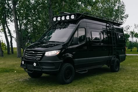 Smooth and sleek exterior van conversion set-up by Yama Vans  #offroad #campervan #vanconversion 4x4 Camper Van Interior, Ford Transit Offroad, Van Conversion Exterior, Van Life Exterior, Camper Van Exterior, Campervan Exterior, Sprinter Van Exterior, Offroad Van, Van Exterior