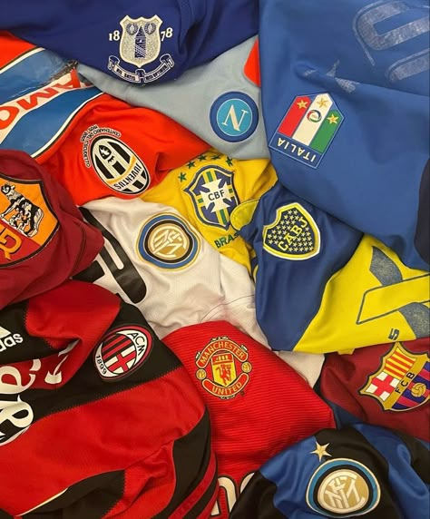 Vintage Football Aesthetic, Aesthetic Football Jersey, Soccer Jersey Aesthetic, Retro Football Kits, Football Dress, Football Jersey Outfit, Jersey Collection, Soccer Boyfriend, Vintage Football Shirts