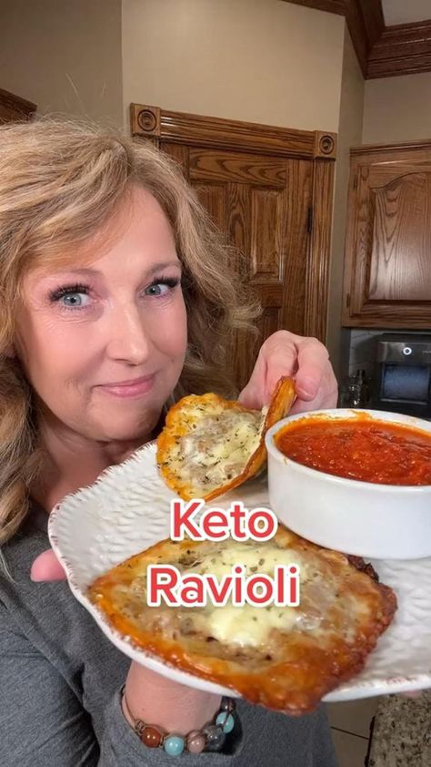 Keto Italian Sausage Ravioli, Ricotta Mozzarella Recipes, Low Carb Ravioli Recipe, Keto Ravioli Recipe Mozzarella, Kate Higdon Recipes, Low Carb Recipes With Ricotta Cheese, Cheese Slice Recipes, Italian Sausage Keto Recipes, Low Carb Italian Sausage Recipes