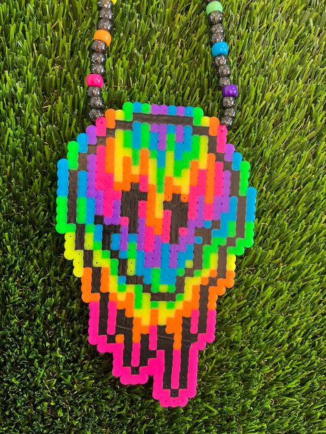 Rave Perler Bracelets, Perler Patterns Trippy, Rave Perler Beads, Perler Beads Rave, Sullivan King Perler, Kandi Necklace Ideas, Scene Perler Beads, Edc Perler, Trippy Perler