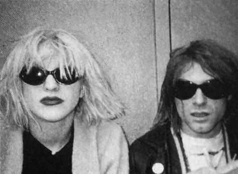 Courtney Love And Kurt Cobain Costume, Kurt Contain And Courtney Love Costume, Courtney And Kurt, Toxic Couple, Kurt And Frances Cobain, Courtney Love 90s, Kurt Contain And Courtney Love, Hole Band, Punk Couple