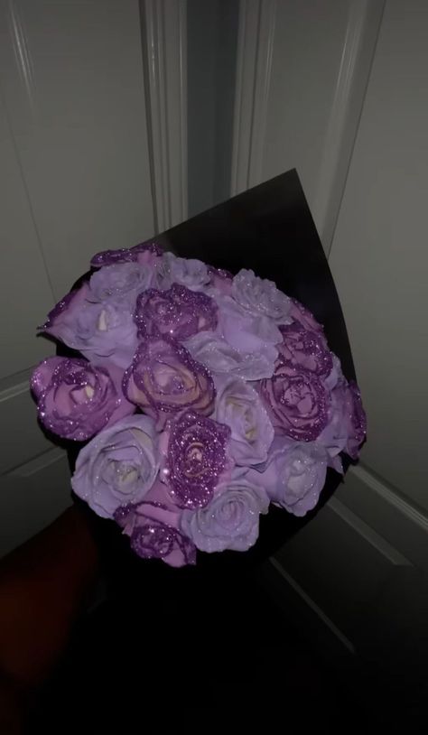 Roses l aesthetic bouquet l purple roses l purple flowers l purple aesthetics l beautiful flowers Purple Bday Aesthetic, Quince Bouquet Purple, Purple Items Aesthetic, Purple Quince Bouquet, Purple Ribbon Bouquet, Purple Roses Bouquet, Flower Bouquet Purple, Lavender Rose Bouquet, Aesthetic Bouquet