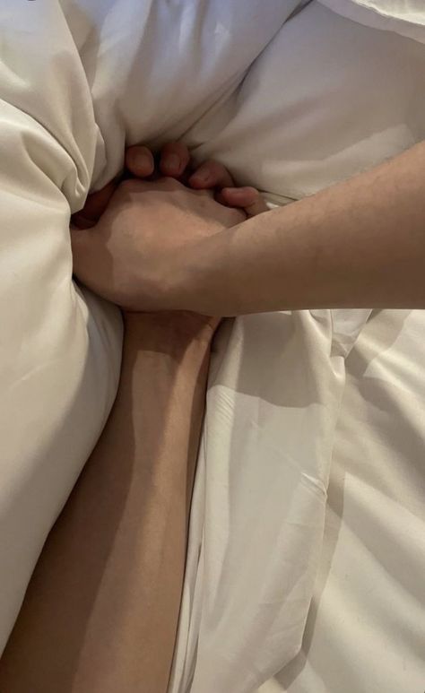 Faceless Mlm Couple Aesthetic, Couple Hands Aesthetic, Gay Aesthetic, Ulzzang Couple, I'm With The Band, Wang Yibo, Couple Aesthetic, Hopeless Romantic, Cute Couple Pictures