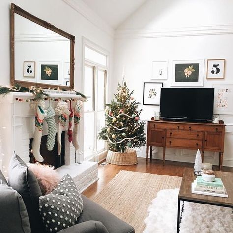 Large Art Over Couch, Christmas Living Rooms, Studio Mcgee, Boho Interior, Design Living Room, A Living Room, My New Room, Design Architecture, 인테리어 디자인