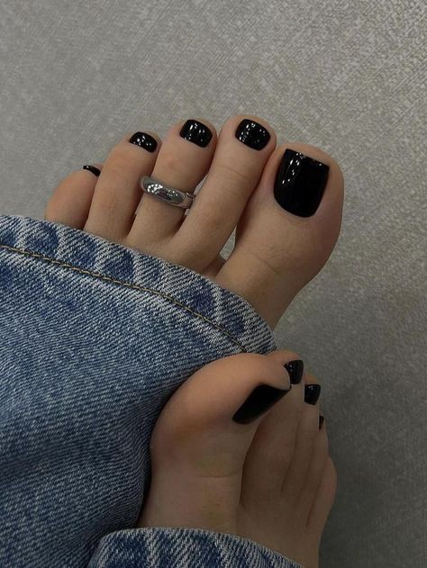 Nail Appointment Outfit, Black Toenail Designs, Sophisticated Nails, Acrylic Ideas, Matte Nails Design, Pedicures, Fancy Nails, Baddie Outfits Casual, Matte Nails