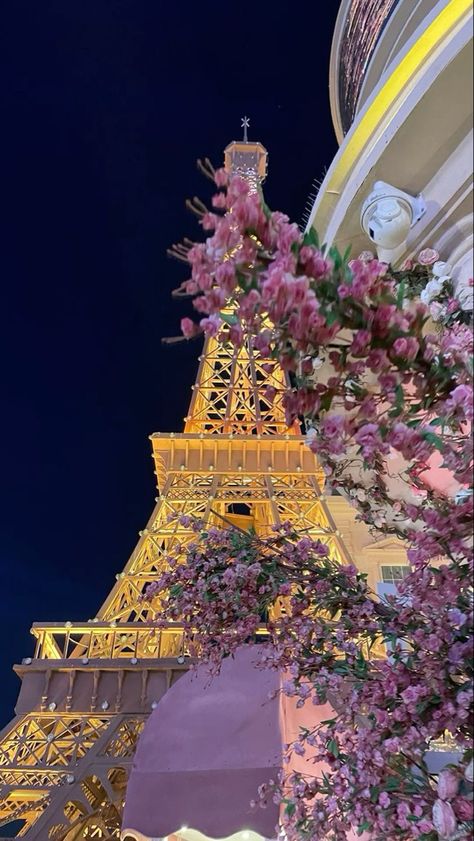 Paris Phone Wallpaper, Eiffel Tower Wallpaper Iphone, Paris Wallpaper Aesthetic, Paris Lifestyle Aesthetic, Aesthetic Wallpaper Paris, Pink Paris Wallpaper, Paris Wallpaper Iphone, Paris Aesthetic Wallpaper, Eiffel Tower Aesthetic