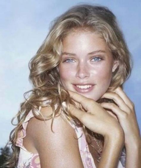 Young Doutzen  #supermodel #beauty Story Aesthetic, Doutzen Kroes, Dream Hair, Mode Inspiration, Pretty Face, Hair Goals, Hair Looks, Blue Eyes, Hair Inspo