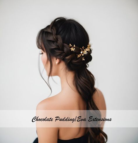 Coiffure mariage invitée: Comment se coiffer quand on est invité à un mariage ? Les meilleures idées! Bun Hair Piece, Quince Hairstyles, Mirror Designs, Wedding Looks, Hair Piece, Weeding, Bun Hairstyles, Lorraine, Bridal Hair