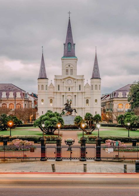 12 Very Best Things To Do In New Orleans - Hand Luggage Only - Travel, Food & Photography Blog New Orleans Cemeteries, Battle Of New Orleans, New Orleans Vacation, New Orleans City, Visit New Orleans, Best Weekend Getaways, Southern Cities, New Orleans Travel, New Orleans Louisiana