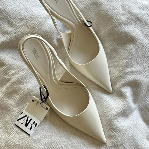 Check more at https://beautyfashionideas.com/heels/6073/ Elegant Shoes Heels, Pretty Heels, Dr Shoes, Zara Heels, Cute Shoes Heels, Fashion Shoes Heels, Shoes Heels Classy, Classy Shoes, Heels Classy