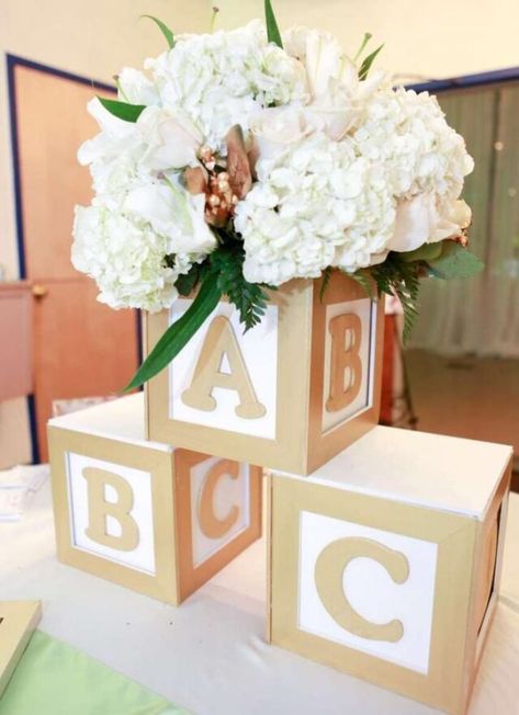 76 Breathtakingly Beautiful Baby Shower Centerpieces - Tulamama Box Centerpiece Ideas, Baby In Bloom Gender Reveal, Flower Box Centerpiece, Floral Baby Shower Decorations, Ideas Para Baby Shower, Baby Blocks Baby Shower, Easy Baby Shower, Baby Shower On A Budget, Box Centerpiece