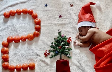 December Baby Photoshoot, Monthly Photoshoot, December Baby, Newborn Baby Photoshoot, Baby Shoot, Photoshoot Idea, Baby Photoshoot, Baby Birthday, Baby Photography