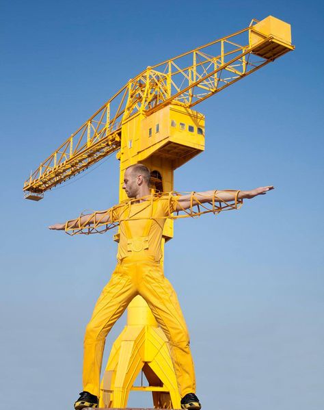 pierre-kauffmann-costumes-architecture-designboom-02 Architecture Costume, Architecture Landmark, Famous Buildings, Body Picture, Art Life, Famous Art, Yellow Aesthetic, Purim, Built Environment