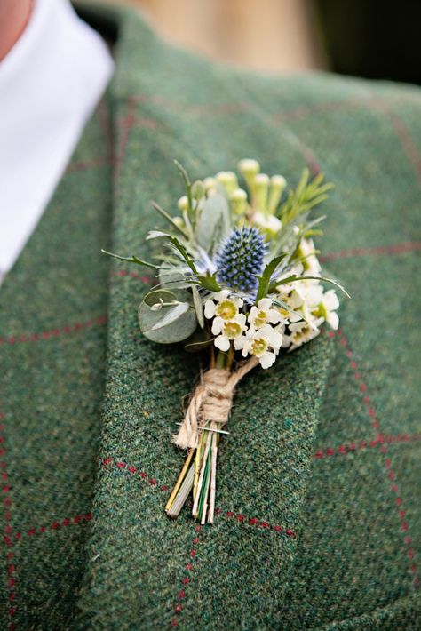 On a tweed jacket... Best Wedding Suits, Button Holes Wedding, Flowers And Greenery, Suits Men, Boutonniere Wedding, Wildflower Wedding, October Wedding, Wedding Suits Men, Arte Floral