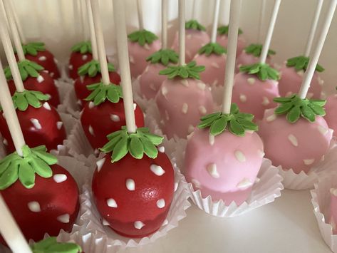 Cake Pop Strawberry, Cake Pops Strawberry, Tutu Party Theme, Rosie Birthday, Cottagecore Cake, Strawberry Cake Pops, Cake Pop Designs, Strawberry Shortcake Birthday, Strawberry Theme