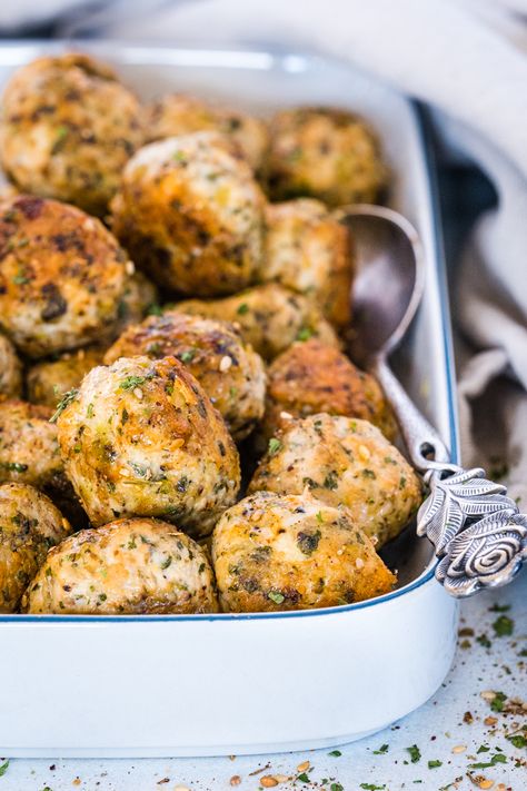 Zaatar Meatballs, Zaatar Chicken, Meatball Seasoning, Ground Chicken Meatballs, Baked Chicken Meatballs, Alkaline Diet Recipes, Vegan Chili, Chicken Meatballs, Quick Weeknight Dinners