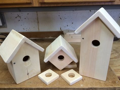 Making Wooden Birdhouses: Ideas, Plans, and Designs - FeltMagnet Bluebird House Plans, Bird Houses For Sale, Birdhouses Ideas, Birdhouse Projects, Birdhouse Ideas, Wren House, Large Bird Houses, Homemade Bird Houses, Bird Houses Ideas Diy