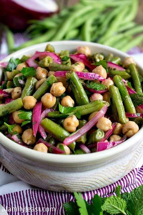 Garden Green Beans, Green Bean Salad, Green Bean Salads, Chick Pea, Pea Salad, Pea Recipes, Chickpea Recipes, Family Feast, Green Bean Recipes