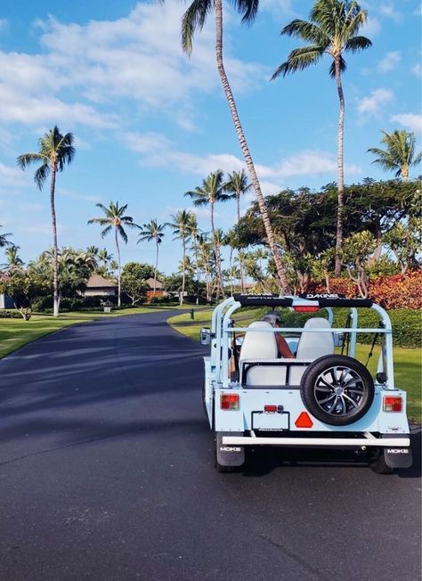 Preppy Outside, Florida Collage, Jeep Summer, Vacation Inspo Pics, Diff Aesthetics, Preppy Car, Beach Jeep, Beach Girl Aesthetic, Colleges In Florida