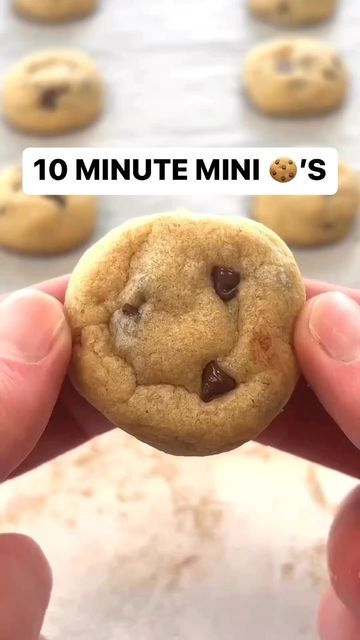 We’re Hungry on Instagram: "These Mini Chocolate Chip Cookies have SUPER BOWL dessert written all over ‘em…Here’s how to make them: -3 1/2 Tbsp (50g) softened butter         -1/4 Cup (40g) brown sugar              -1/8 Cup (20g) sugar       -½ (25g) whisked egg                                                     -1/4 Tsp vanilla                       -3/4 Cups (90g) flour          -1/4 Tsp baking soda  -Pinch of salt                        -⅛ cup Mini Chocolate Chips 1. Preheat the oven to 350 Super Bowl Dessert, Yummy Easy Snacks, Sweet Snacks Easy, Mini Chocolate Chip Cookies, Easy To Make Desserts, Sweet Dishes Recipes, Quick Recipes Snacks, Quick Easy Snacks, Easy Baking Recipes Desserts