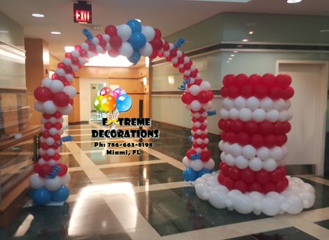 Dr Seuss Week Balloon arch and Cat in the Hat Balloon sculpture. Party decoration ideas. Extreme Decorations Ph: 786-663-8198 www.extremedecorations.com Birthday Balon, Balon Decoration, Dr Seuss Decorations, Balloon Gate, Fondant Unicorn Cake Toppers, Cat In The Hat Party, Dr Seuss Birthday Party, Hat Decor, Balloon Designs