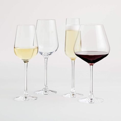 The Ultimate Hostess Guide: 10 Essentials to Make Entertaining Feel Effortless Types Of Wine Glasses, Modern Wine Glasses, Fun Wine Glasses, Glasses Guide, Christmas Glasses, Cocktail Glassware, White Wine Glasses, Types Of Wine, Entertaining Essentials