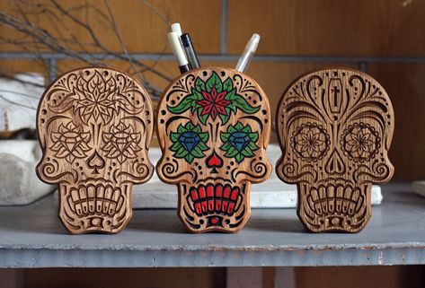 Skull Pen holder, Sugar Skull, wood carved skull, Office Organizer, Day of the Dead decor, Skull art Home decor, dia de los muertos gift Office Organizer, Carved Skull, Skull Carving, Wood Carved, Office Organization, Skull Art, Pen Holder, Day Of The Dead, Pen Holders