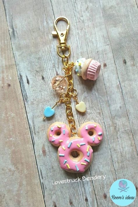 Mickey Donut, Fimo Kawaii, Crea Fimo, Disney Planner, Pastel Heart, Clay Keychain, Polymer Clay Diy, Planner Charms, Cute Polymer Clay