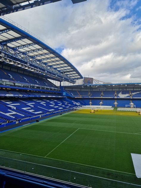 Stanford Bridge Stadium, Stamford Bridge Wallpaper, English Football Stadiums, Stanford Bridge, Football Stadium Wallpaper, Chelsea Fc Stamford Bridge, Chelsea Football Team, Chelsea Fc Wallpaper, Stadium Wallpaper