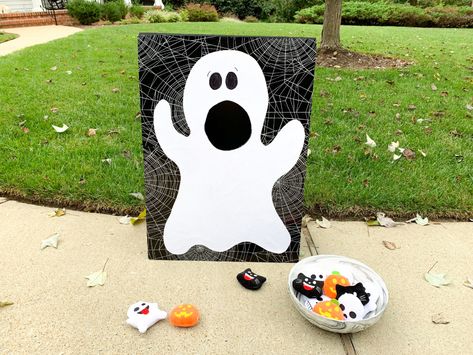 Bean Bag Toss Game Diy, Halloween Carnival Games, Fall Festival Games, Ghost Bag, Halloween Party Activities, Classroom Halloween Party, Ghost Diy, Bean Bag Toss Game, Fall Fest