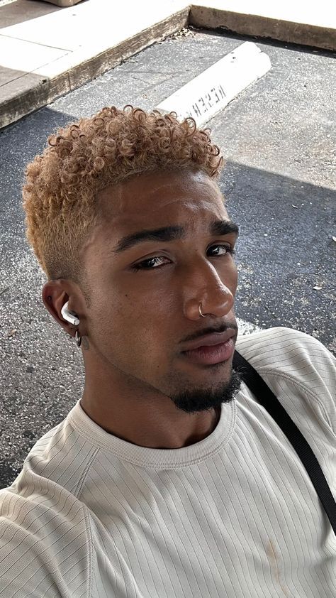 Black Men Hair Colour, Bleached Hair Men, Male Haircuts Curly, Men Blonde Hair, Black Hair Cuts, Minimalist Tattoo Ideas, Dyed Hair Men, Mens Hair Colour, Black Men Haircuts