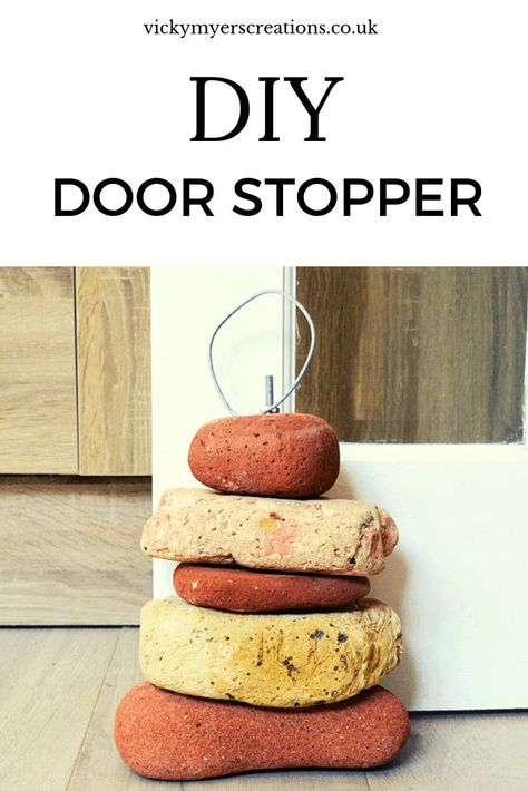 Learn how to make a heavy weight brick DIY handmade door stoppers #DIY #Doorstopper Diy Doorstopper, Diy Door Stopper, Door Stopper Ideas, Door Stopper Diy, Diy Doorstop, Recycle Craft, Recycled Door, Handmade Door, Door Stoppers