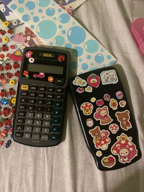 Decorating Calculator, Stickers For Studying, Calculator Decoration, Decorated Calculator, Calculator Sticker Aesthetic, Calculator Decoration Stickers, Calculator Aesthetic, Aesthetic Calculator, Calculator Sticker